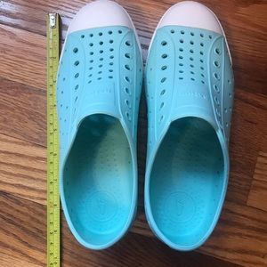 Native shoes Youth size 3 aqua color